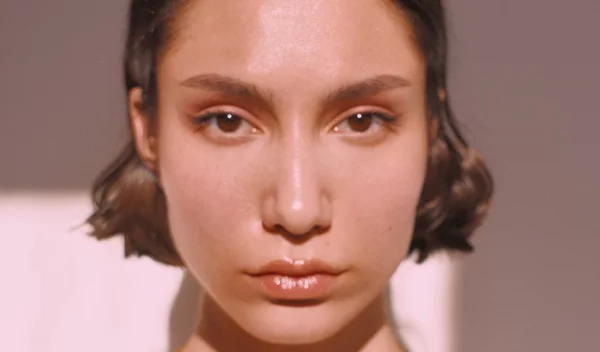 Επιδερμίδα φρέσκια και λαμπερή: Το φυσικό "λίφτινγκ" που αναζωογονεί το δέρμα