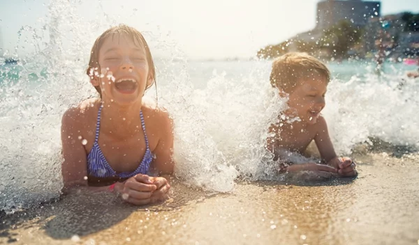 Ασφαλές καλοκαίρι για τα παιδιά! Τα tips 6 ειδικών