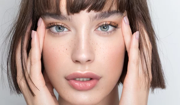 Πώς να φτιάχνεις τις αφέλειές σου εύκολα κάθε πρωί