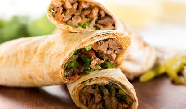 Λιγότερες από 300 θερμίδες: Ιδέες για ελαφριά βραδινά γεύματα από 5 διατροφολόγους