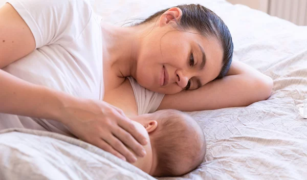 Θηλάζεις το μωρό σου και τους προηγούμενους μήνες πέρασες COVID-19; Σε ενδιαφέρει