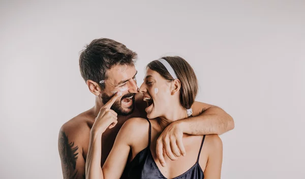 5 συμβουλές για να "χτίσουμε" μια σχέση εμπιστοσύνης με το σύντροφό μας