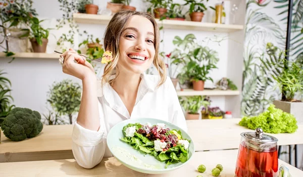 Veganuary: Τι θα συμβεί στον οργανισμό σου αν γίνεις για έναν μήνα vegan