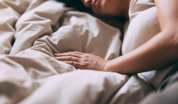 Ποιο χρώμα στα σεντόνια έλκει την απιστία σύμφωνα με το Feng Shui;