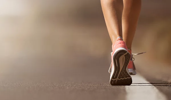 7 τρόποι να κάψεις περισσότερο λίπος περπατώντας