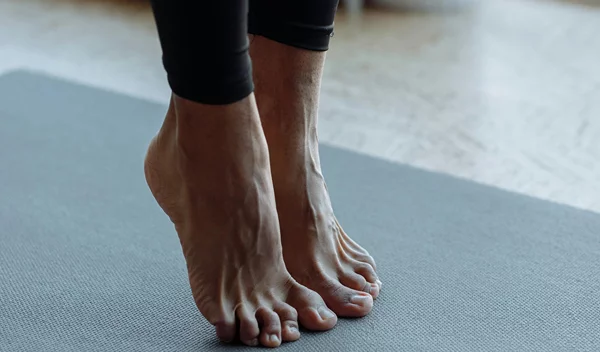 Όλα τα βήματα για να περιποιηθείς σωστά τα πέλματά σου μετά το καλοκαίρι