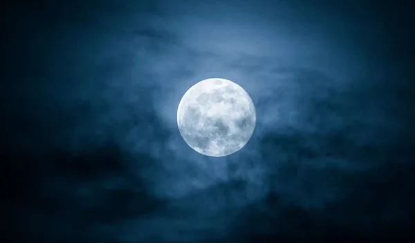 Τι είναι το "μαύρο φεγγάρι"; Το σπάνιο φαινόμενο που θα δούμε στις 23 Αυγούστου