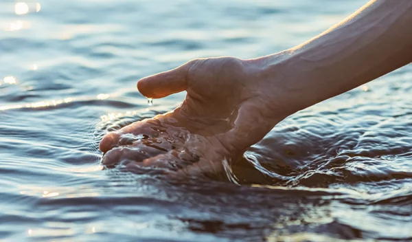 Η ευεξία ξεκινά από το καθαρό νερό – Γιατί η ενυδάτωση είναι το πρώτο βήμα για υγιές σώμα και πνεύμα