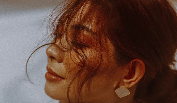 7 προϊόντα που θα σου χαρίσουν τη πιο απαλή και λαμπερή επιδερμίδα