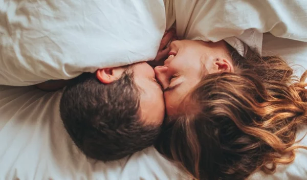 Το λεξικό των swinger - Όλα όσα χρειάζεται να ξέρεις για την ανταλλαγή συντρόφων