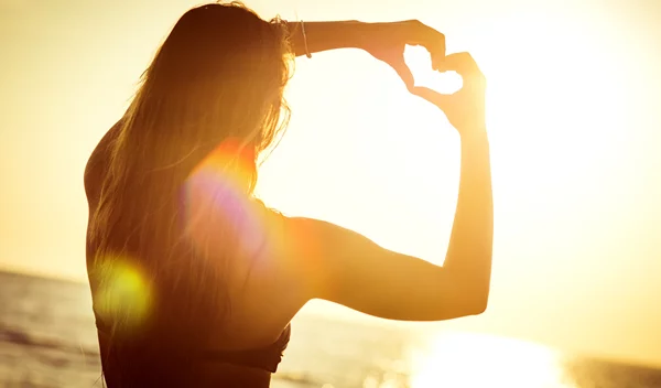 Καύσωνας: Πώς να προστατέψεις την καρδιά σου σύμφωνα με τον καρδιολόγο