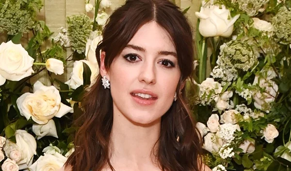 Οι αφέλειες είναι (ξανά) τάση: 4 fringe styles που δείχνουν πάντοτε κομψά