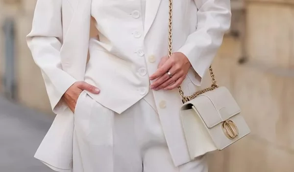 Τα 3 πιο κομψά χρώματα μανικιούρ για να υιοθετήσεις φέτος τον Μάιο