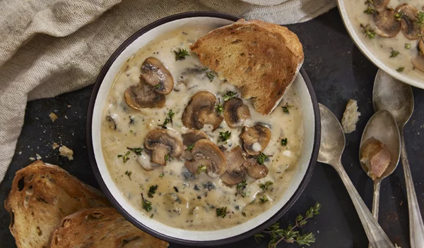 Φτιάξε σε 20 λεπτά την πιο γευστική και light μανιταρόσουπα