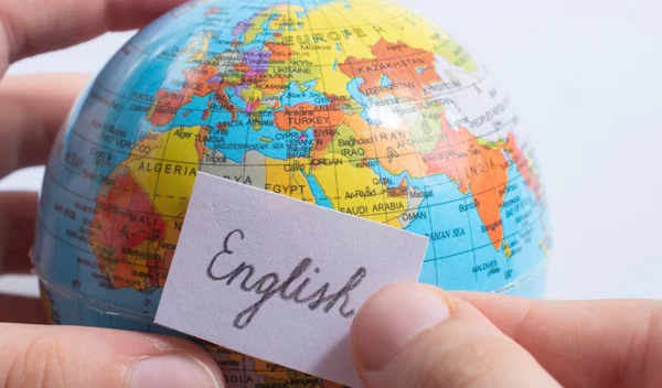 Ποια είναι η κατάλληλη ηλικία για να ξεκινήσει το παιδί μία ξένη γλώσσα;