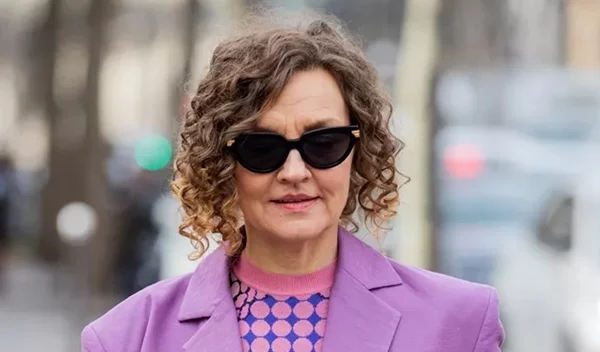 Μετά τα 50: 3 λάθη με το foundation που προσθέτουν χρόνια στην εμφάνισή σου