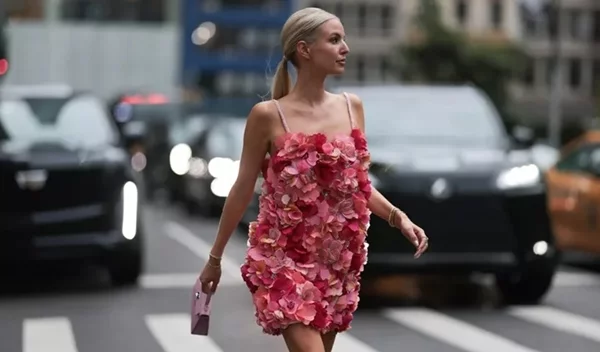 4 ξηρά λαδάκια σώματος για μεθυστικό άρωμα και λάμψη στην επιδερμίδα