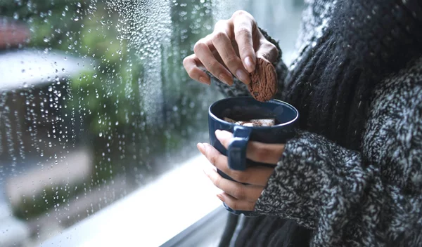 Ημερήσιες προβλέψεις 10/11: Ποια ζώδια ευνοούνται σήμερα;