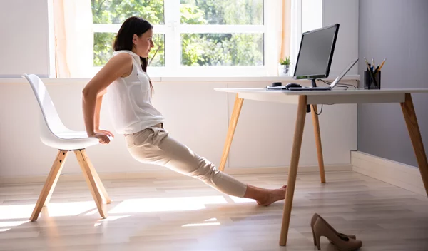 5 τρόποι για να κινείσαι περισσότερο όσο εργάζεσαι