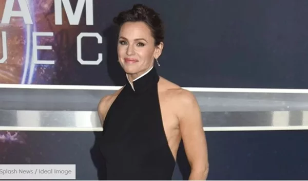 Jennifer Garner: Τα προϊόντα που χρησιμοποιεί για τέλεια επιδερμίδα μετά τα 50