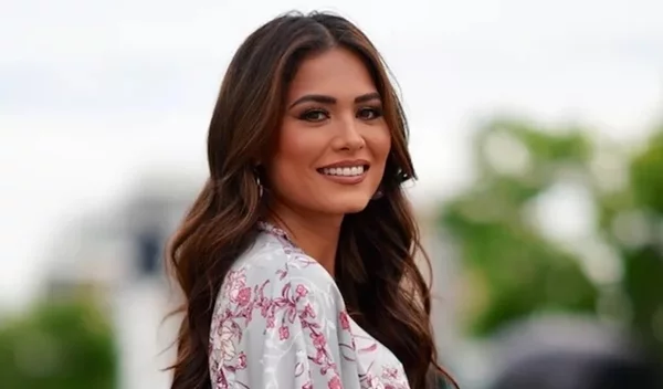 Τα μολύβια ματιών που φωτίζουν υπέροχα τα καστανά μάτια