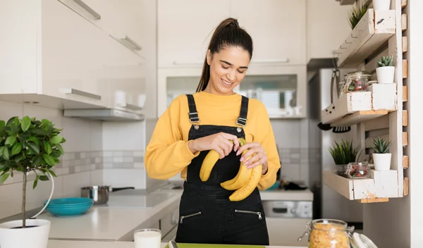 Πόσο καλό κάνει η φλούδα μπανάνας και πώς να τη φας;