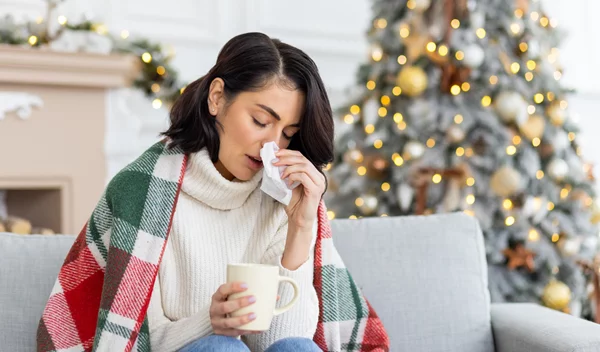 Κόλλησες γρίπη; Σε πόσο χρόνο θα εμφανίσεις συμπτώματα | 10 σημάδια που δείχνουν ότι την "άρπαξες"