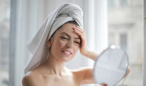 Το συστατικό που είναι 4 φορές πιο ενυδατικό από το υαλουρονικό οξύ