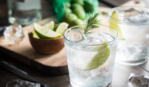 Τελικά, πόσο νερό πρέπει να πίνεις κάθε μέρα;