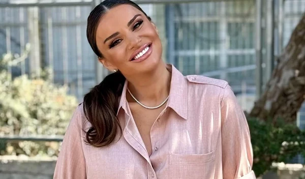 H Ελένη Τσολάκη τσικνίζει στην αυλή της εκπομπής της