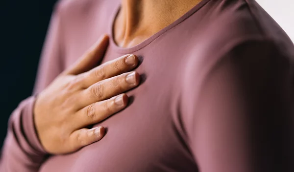 Χρόνια φλεγμονή: Πώς επηρεάζει την καρδιά και πώς να τη μειώσεις φυσικά;