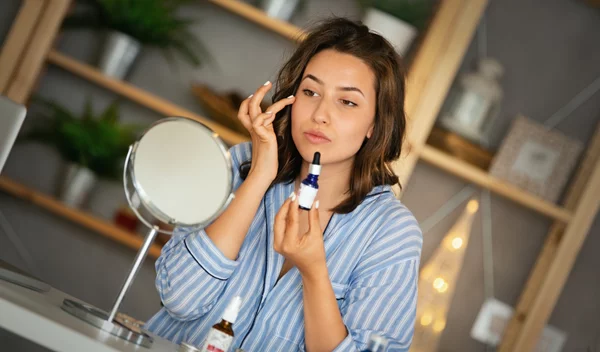 Bunny Lines: Πώς να μειώσεις τις ρινοπαρειακές ρυτίδες