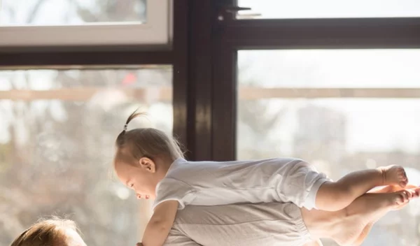 Η επιλόχειος κατάθλιψη είναι «ύπουλη»: Πώς θα την καταλάβεις και πώς θα την αντιμετωπίσεις