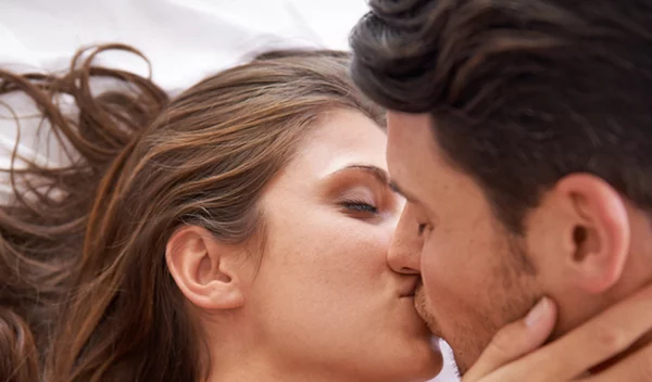 6 εναλλακτικές συμβουλές για υπέροχο σεξ (έτσι θα ενεργοποιήσεις τις λιγότερο γνωστές ερωτογενείς ζώνες)