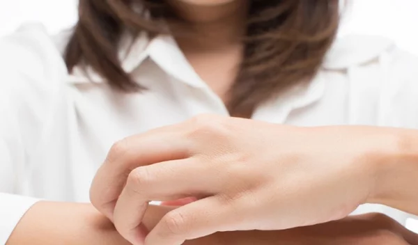 «Διαγνώστηκα με ψωρίαση»: Μία αληθινή ιστορία, σε πρώτο πρόσωπο