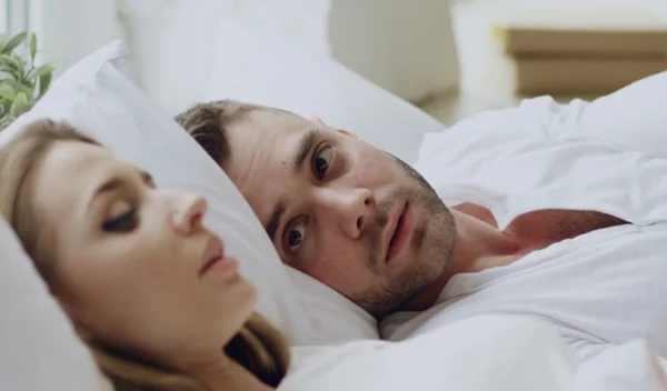 Ψεύτικος οργασμός: Γιατί οι γυναίκες προσποιούνται οργασμό;