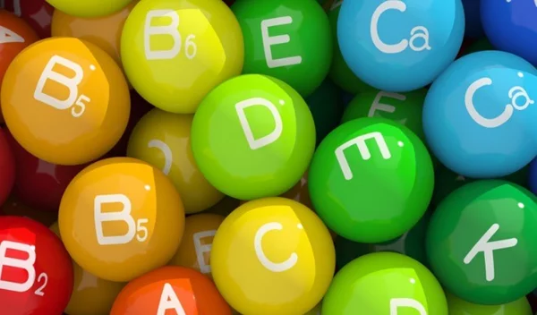 Μάθε σε 3’ ποιες είναι οι απαραίτητες βιταμίνες - που πιθανώς σου λείπουν σύμφωνα με την παθολόγο