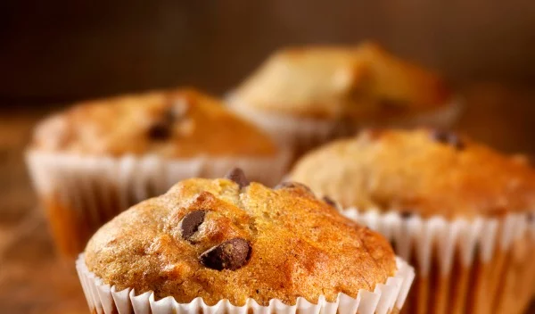 Μίνι μάφιν με σοκολάτα και λίγες θερμίδες