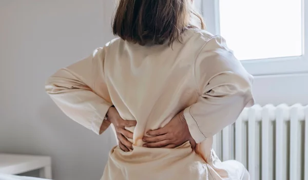 Q+A Οσφυαλγία: Ο πόνος στη μέση προτιμά τις γυναίκες