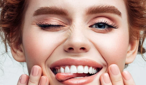 Συμβουλές για κουρασμένο δέρμα: 6 tips για να λάμψει το πρόσωπό σου