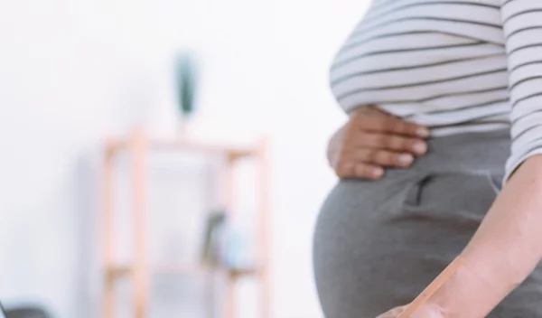 Κοροναϊός σε εγκύους και βρέφη: Ο πρύτανης του ΕΚΠΑ Θάνος Δημόπουλος μας ενημερώνει