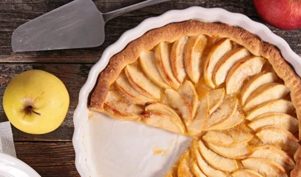 Συνταγή για νηστίσιμη μηλόπιτα με χαλβά