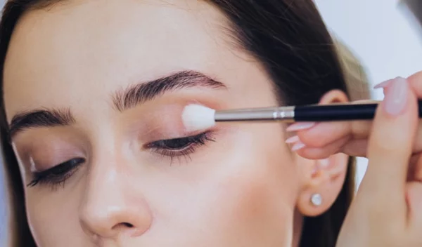 Μακιγιάζ ματιών: 8 βήματα για ένα επιτυχημένο αποτέλεσμα