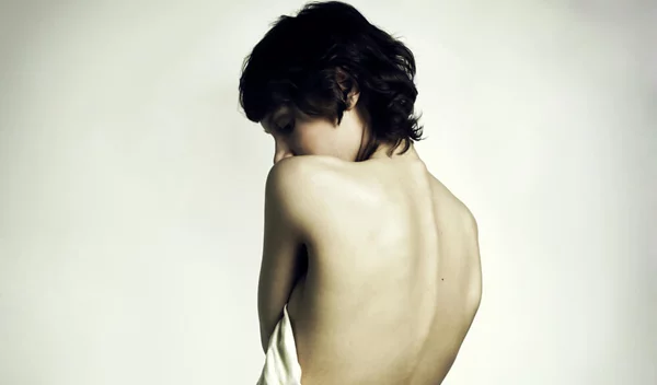 6 εναλλακτικές λύσεις για τον πόνο στην πλάτη (φυσικές)