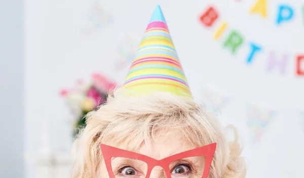 Πόσα χρόνια θα ζήσεις; 5 λόγοι που οι γυναίκες ζουν περισσότερο