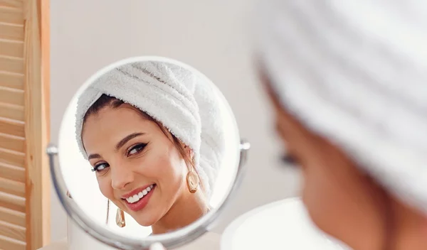 3 βασικά λάθη που κάνεις με τα καλλυντικά και τα προϊόντα μακιγιάζ