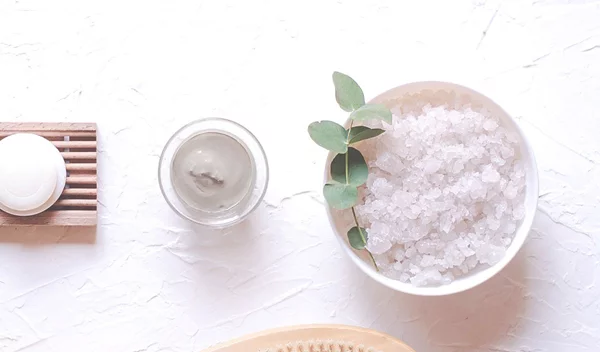 Θεραπεία νυχιών για ενδυνάμωση και μαλλιών κατά της πιτυρίδας με αλάτι