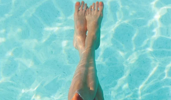 Πώς καις λίπος στα πόδια; Ρωτήσαμε την Ελένη Πετρουλάκη