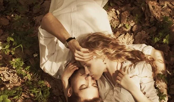 Τι σημαίνει το φιλί που δίνεις; Οι έρευνες απαντούν