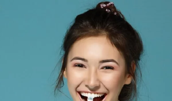 Γιατί πραγματικά πρέπει να αλλάζεις οδοντόβουρτσα πιο συχνά